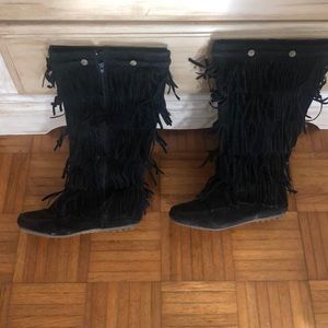 Black fringe boots